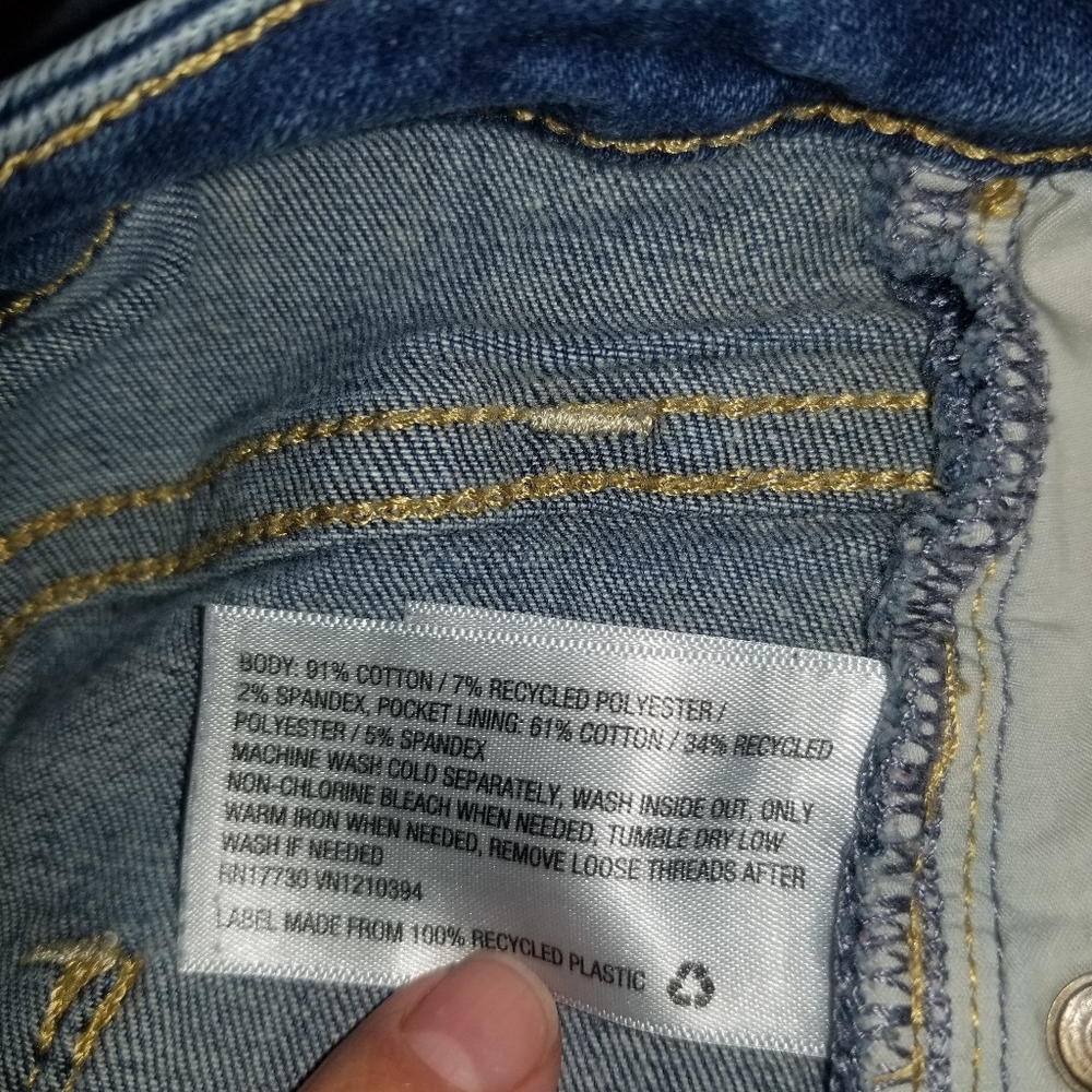 Universal Thread Blue Jeans - Picture 6 of 8